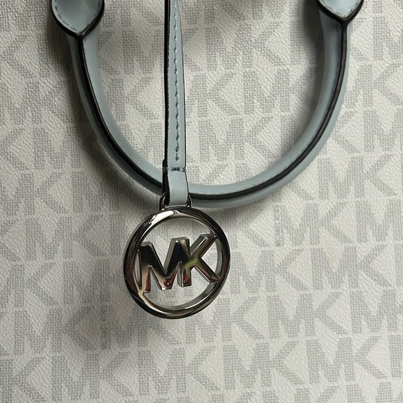 NWT Michael Kors Signature Logo Jessie Large Top Zip Tote in Soft Sky Bag - Picture 8 of 15